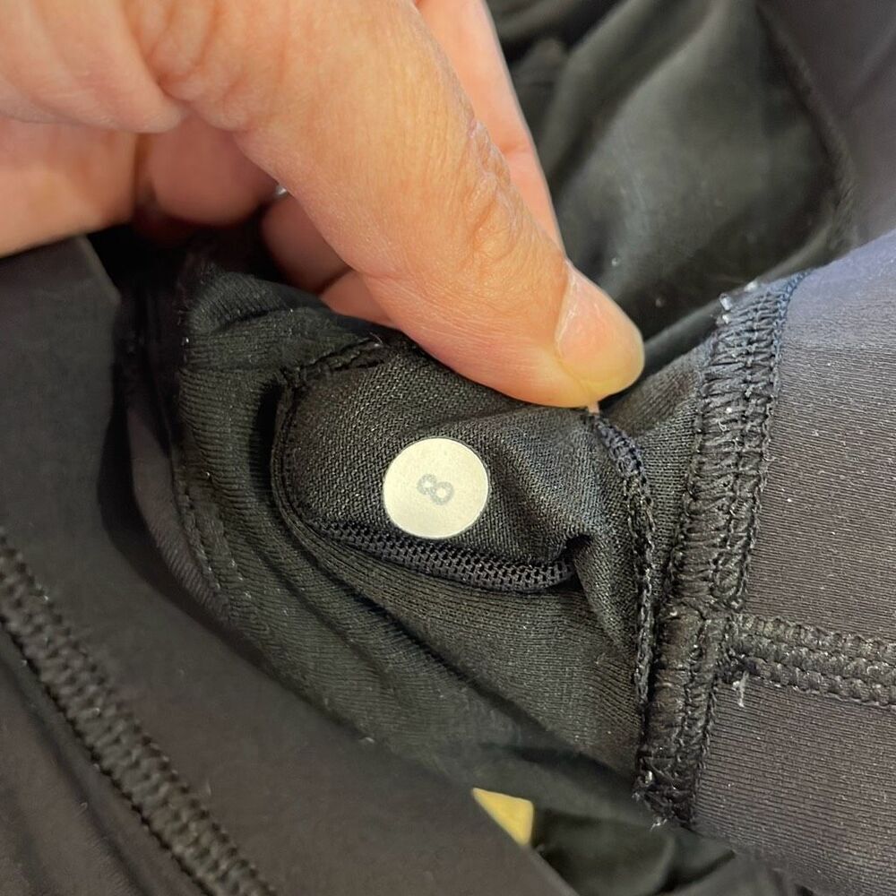 Lululemon‎ soul cycle Los Angeles skull energy sports bra Size 8 Black - Picture 4 of 4